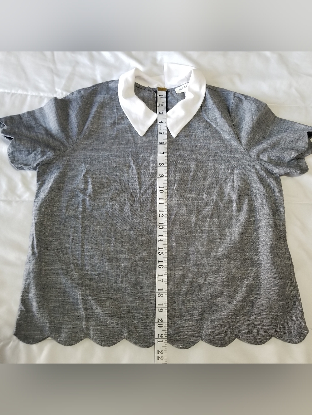 Monteau Gray With White collar And Tulip Hem Ladies Short Sleeve Shirt Size LG